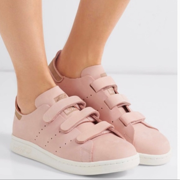 adidas gazelle silver green womens Balenciaga] x Adidas Women's Originals Stan Smith Sneakers in White/  DPUS  Designer Outlet